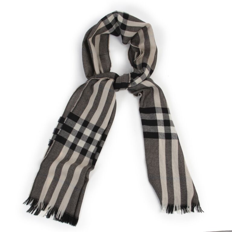 Burberry Black and Beige Check Scarf Labellov Buy and Sell Authentic Luxury