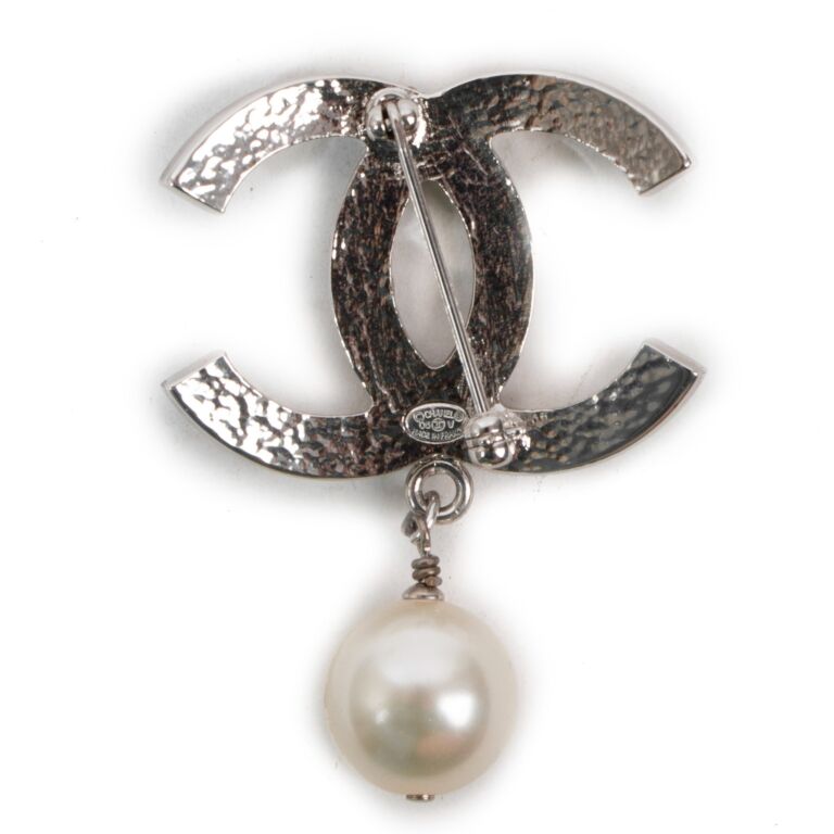 Chanel pearl brooch price top