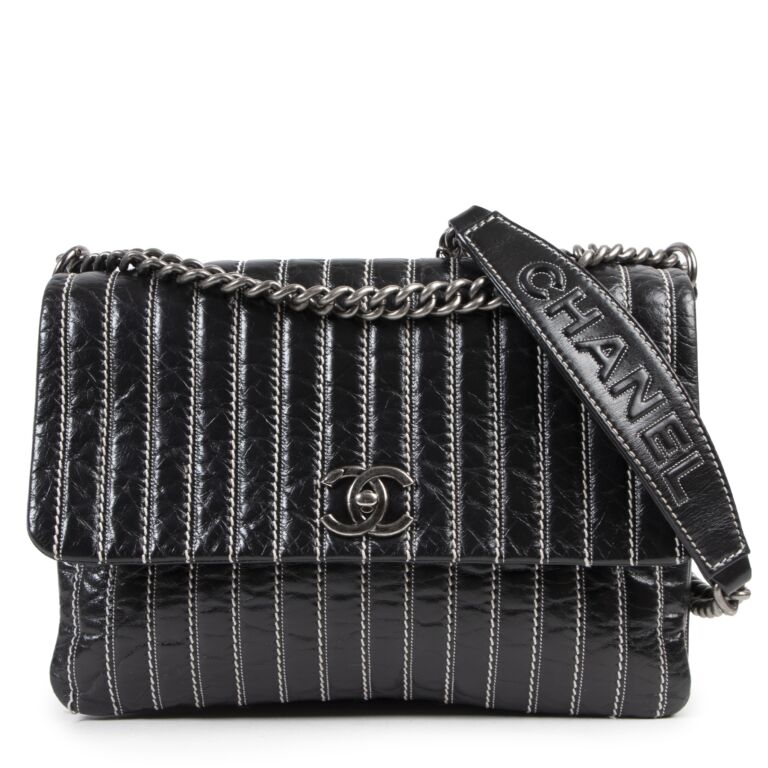 Chanel best sale vertical flap