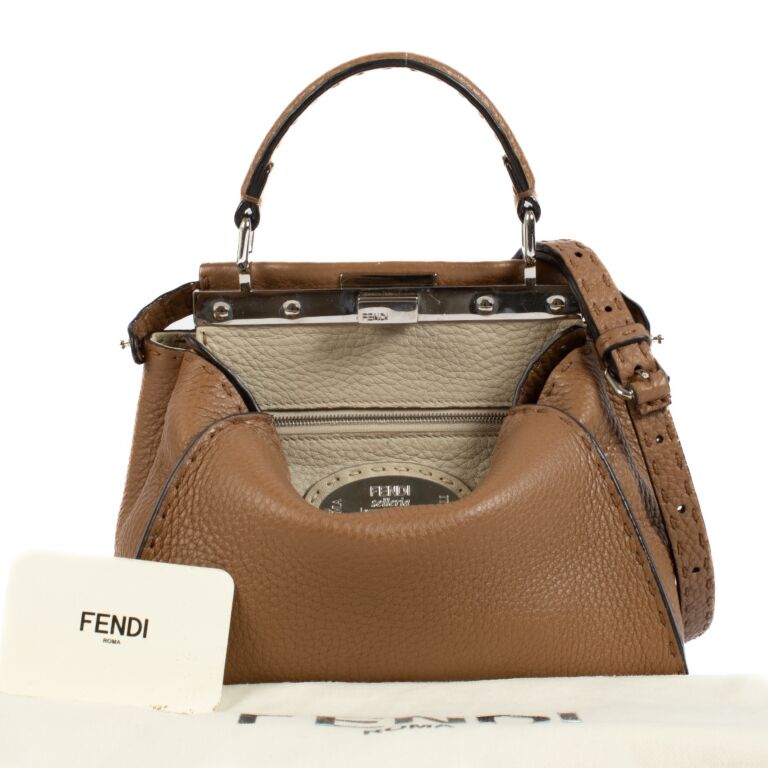 ★送料関税込★FENDI `Selleria Diag` Small Shopper 178ff1dec71e64aa1d316613ec7844