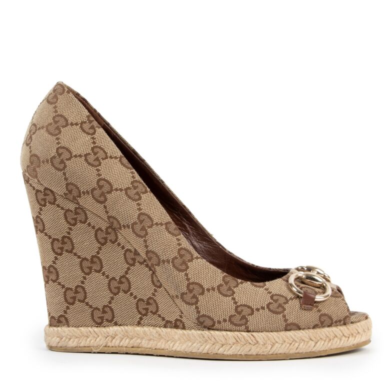 Gucci GG Canvas Horsebit Peep Toe Wedges Size 39 Labellov
