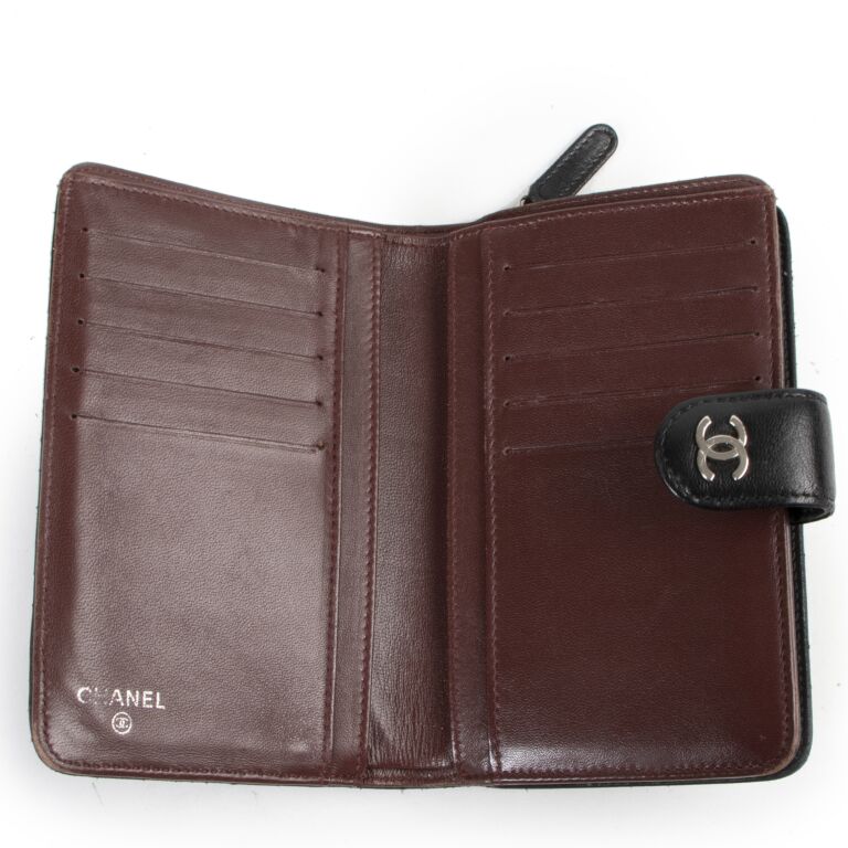 Chanel Black Lambskin L-Zip Wallet ○ Labellov ○ Buy and Sell