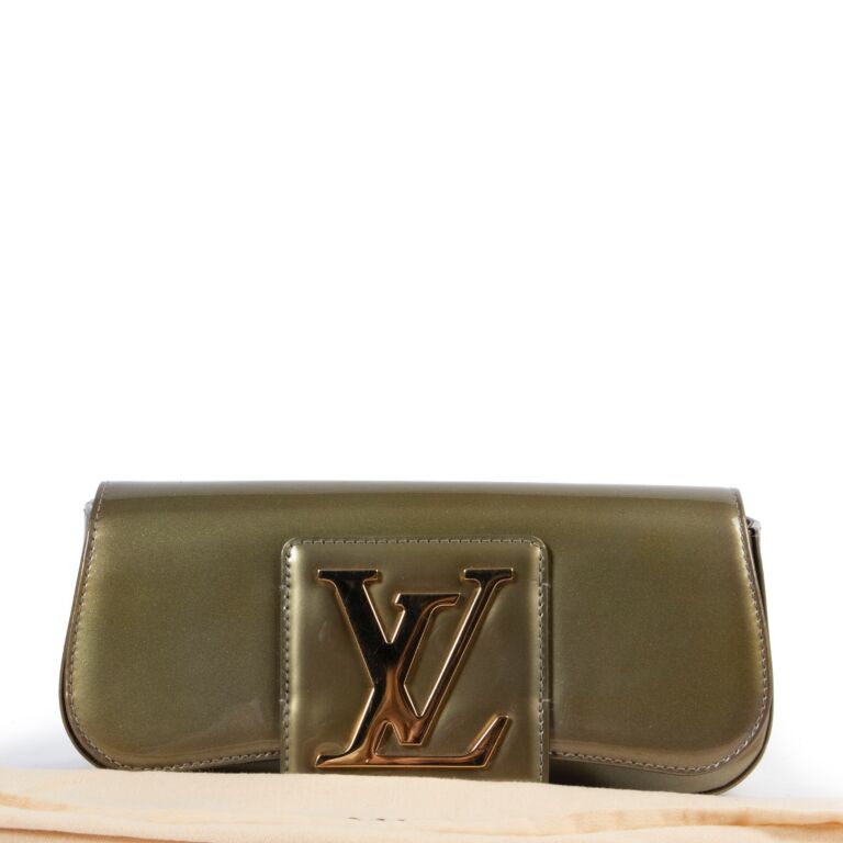 Louis Vuitton Green Vernis Sobe Clutch ○ Labellov ○ Buy and Sell Authentic  Luxury