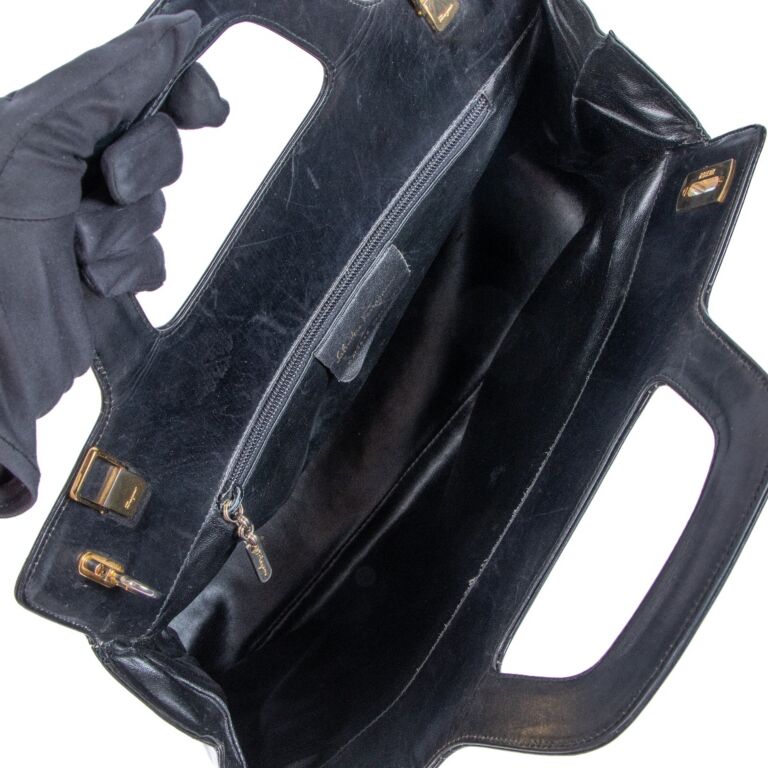 VIP【送料無料・関税込み】人気 Ferragamo Black Wanda Handbag Wanda Mini leather tote bag in black - Ferragamo | Mytheresa