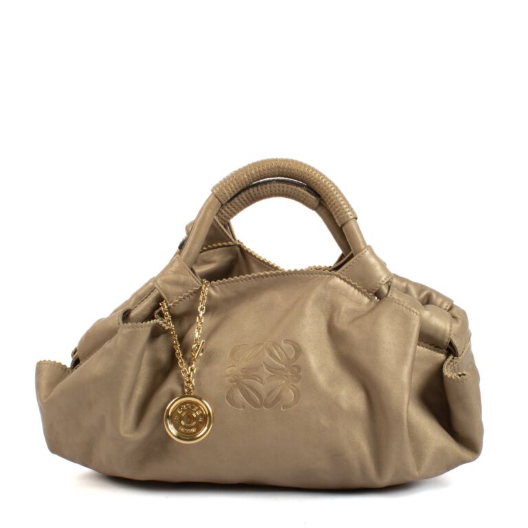 早割チケット Loewe Matte Gold Metallic Pouch Bag ○ Labellov ○ Buy and トップス