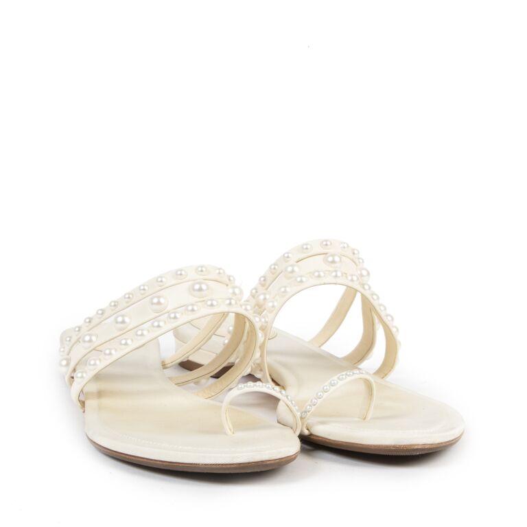 Pre-owned White Plastic Sandals