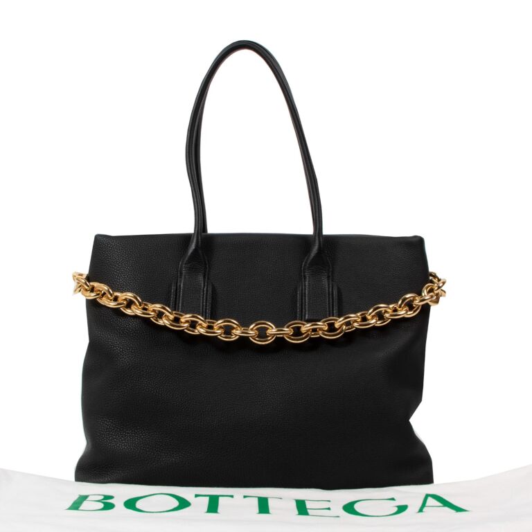 Bottega Veneta The Shoulder Pouch Handbag in Black Leather