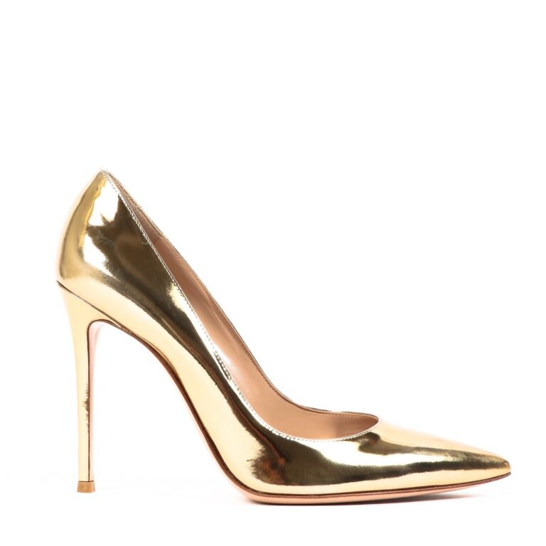 Gold heels cheap new arrivals