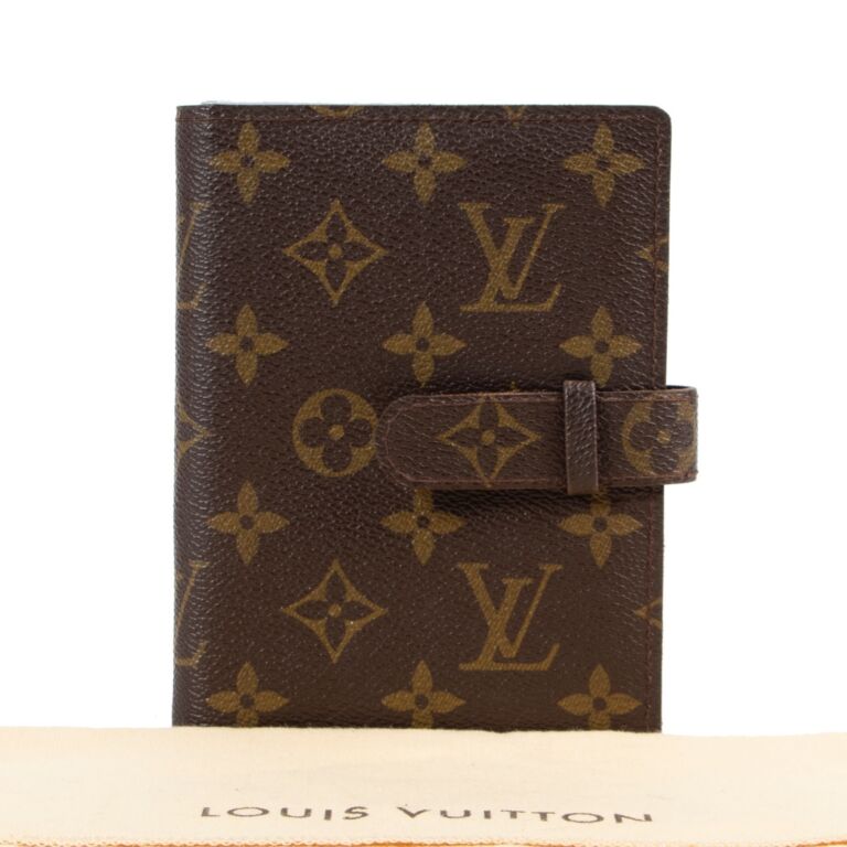 A Guide to Authenticating the Louis Vuitton Sully (Authenticating Louis  Vuitton) - Kindle edition by Republic, Resale, Weis, Molly. Arts &  Photography Kindle eBooks @ .