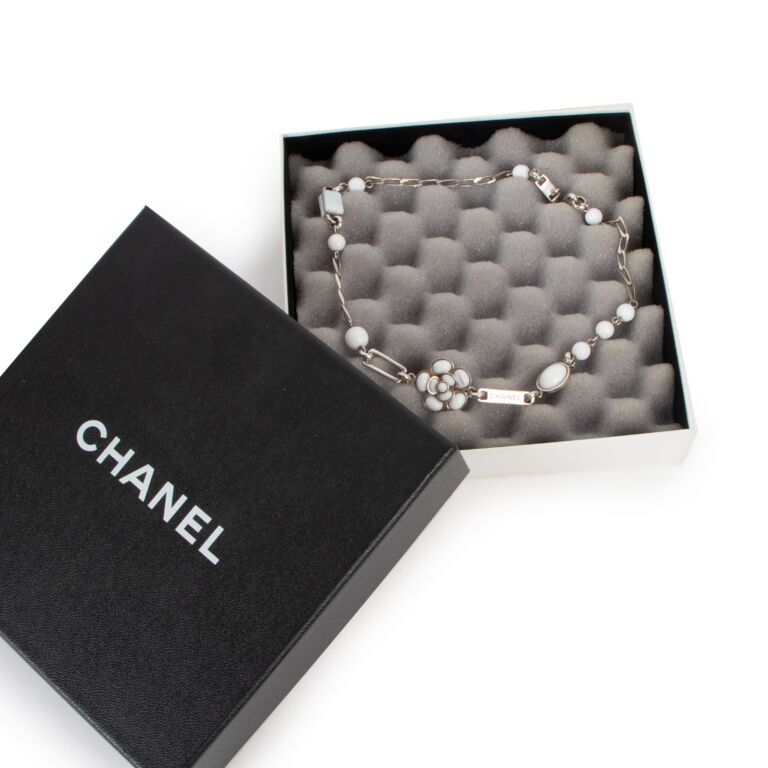 chanel camellia necklace