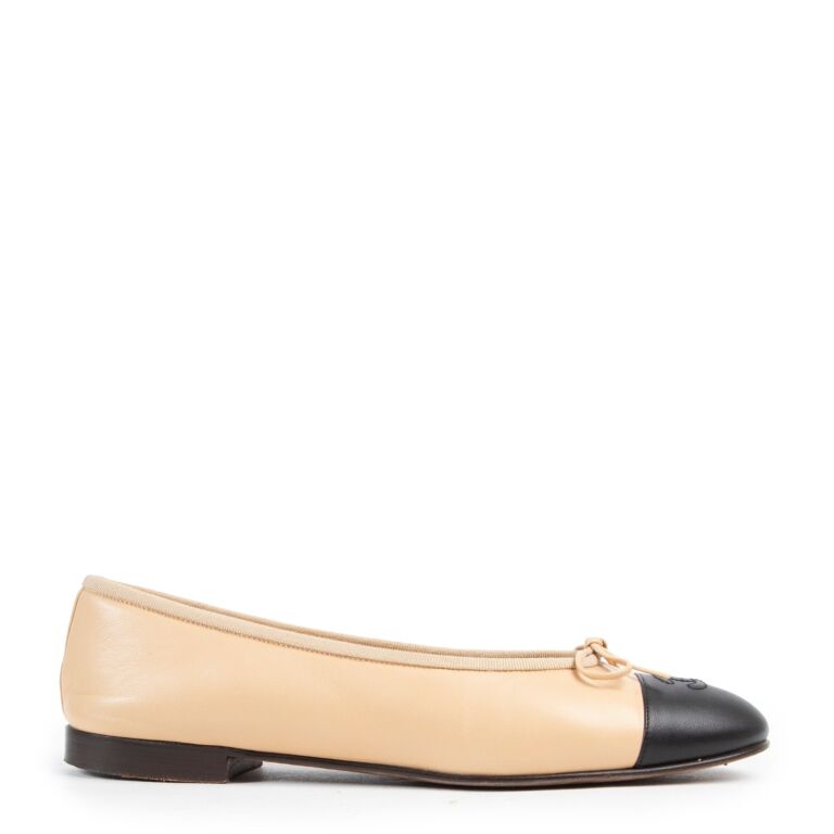 CHANEL Classic Ballerina Flats 39 Beige/Black *New - Timeless Luxuries