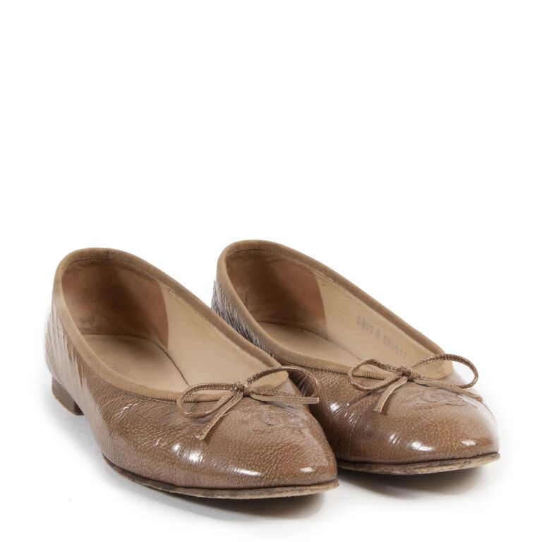 Ballet flats Chanel Brown size 38 IT in Suede - 29436787