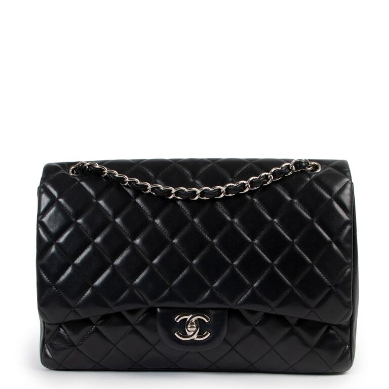 Black chanel sales bag classic