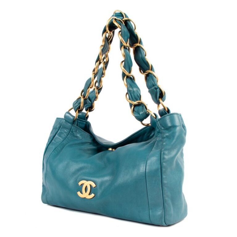 Chanel blue clearance shoulder bag