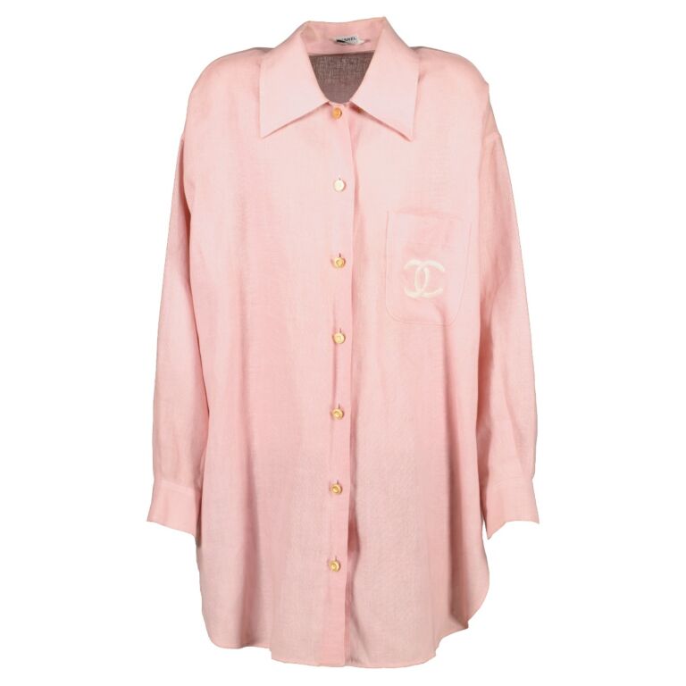 BUYING - Not selling. Chanel logo button top