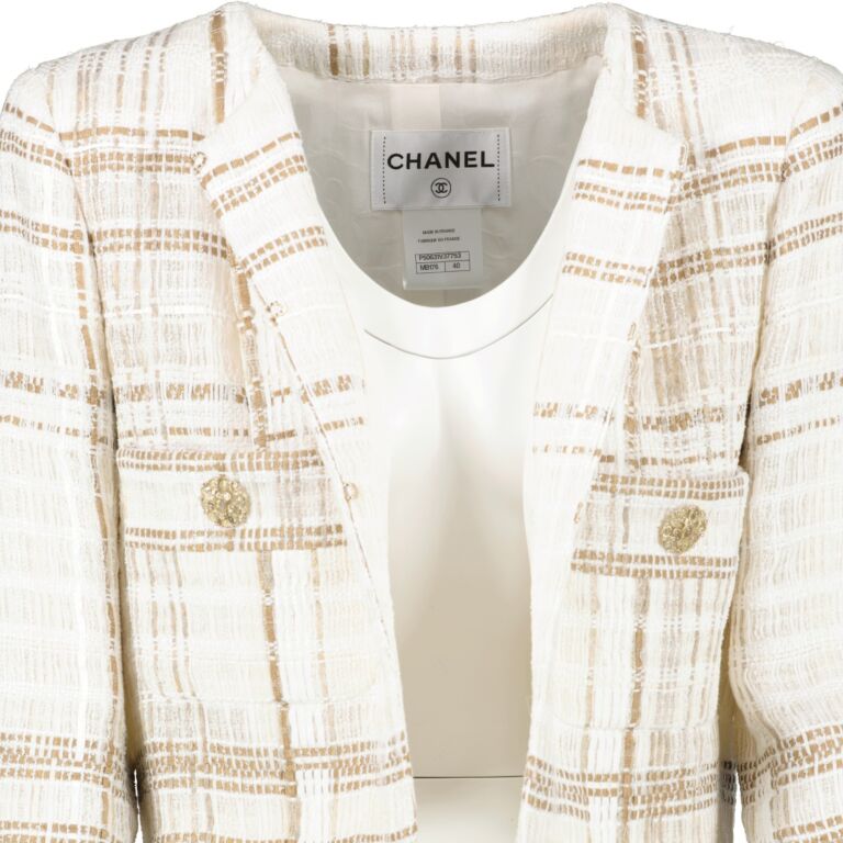 NEW CHANEL 18C PARIS GREECE WHITE TWEED GOLD CC BUTTONS RUNWAY JACKET 38
