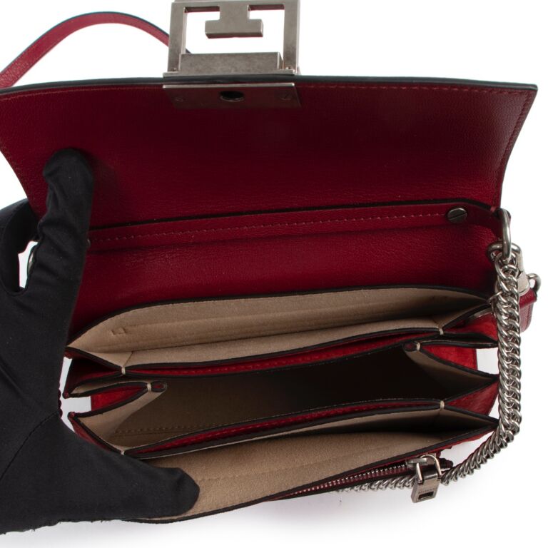 Givenchy Red GV3 Small Crossbody Bag ○ Labellov ○ Buy and Sell