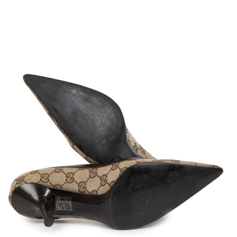 Vintage gucci best sale pumps