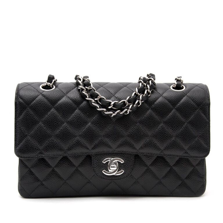 Chanel single flap medium store