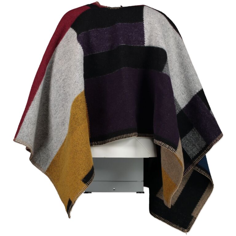 Burberry Prorsum Color-Block Wool Cashmere Blanket Poncho ○ Labellov ○ Buy  and Sell Authentic Luxury