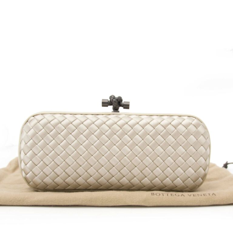 Bottega Veneta Intrecciato Sheepskin Impero Ayers Knot Clutch Gold –  EliteLaza