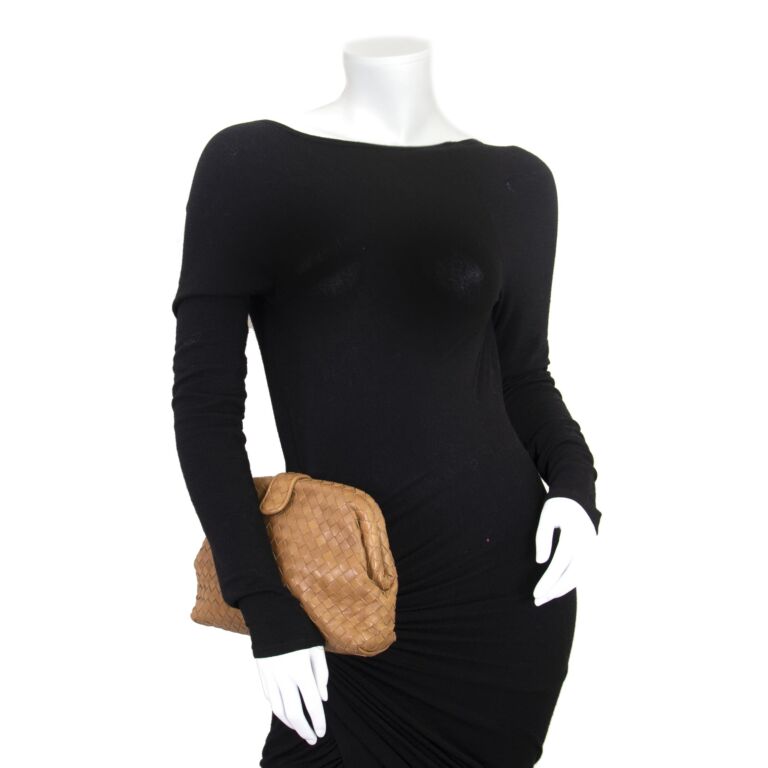 Bottega Veneta Brown Leather Pouch ○ Labellov ○ Buy and Sell