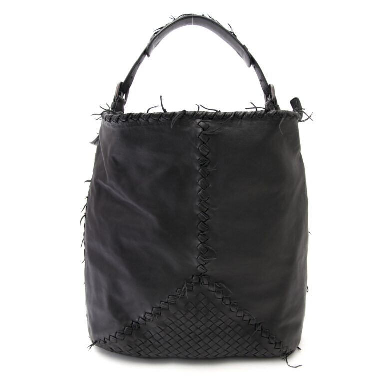 Bottega veneta messenger bag sale store