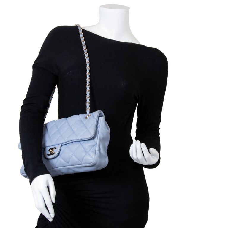 blue chanel bag outfit