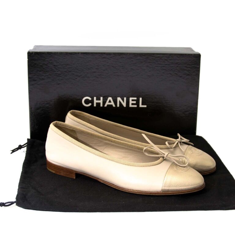 Pre-loved] Chanel Metallic Leather Ballet Flats - Gold