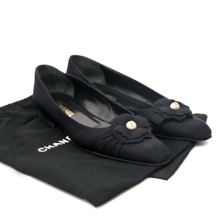 CHANEL 23S Ballerina Flats 39.5 Ivory/Black *New - Timeless Luxuries