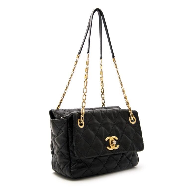 Chanel Black Surpique Chain Bag ○ Labellov ○ Buy and Sell Authentic Luxury