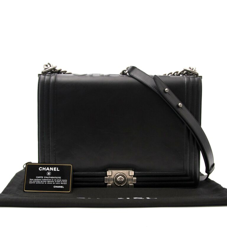 Chanel Black Caviar Medium Classic Single Flap Bag ○ Labellov ○ Buy and  Sell Authentic Luxury
