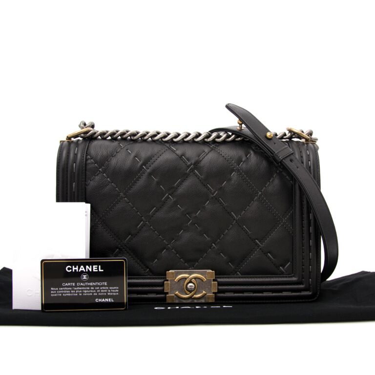 Chanel Boy Medium calf leather Chain Flap Bag Black ref.304004 - Joli Closet