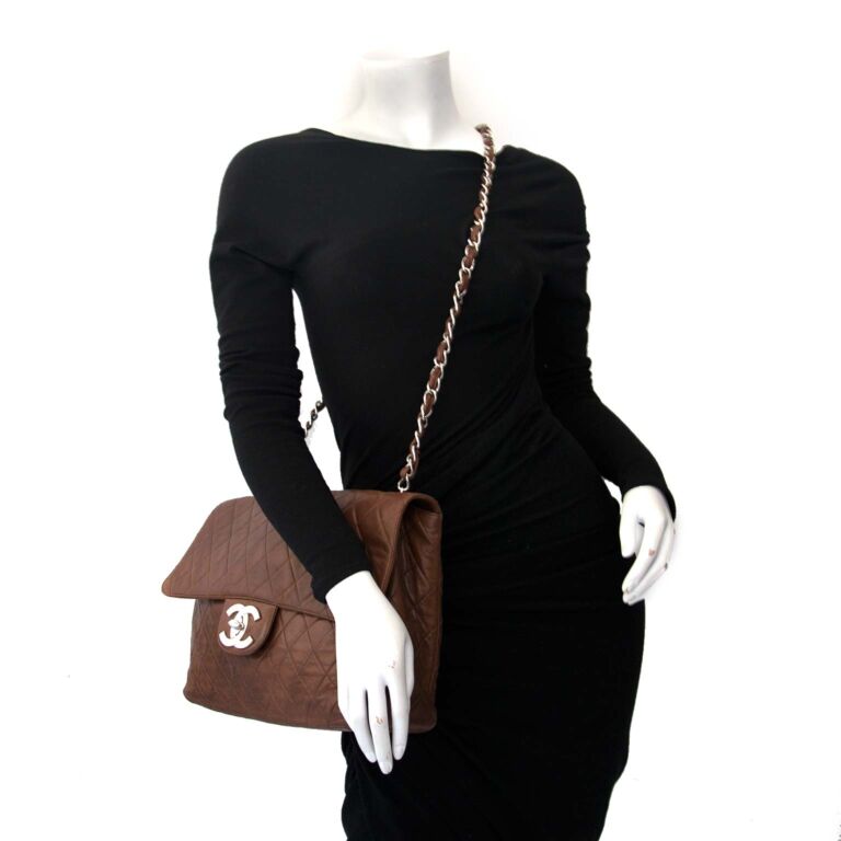 Chanel Vintage Brown Classic Flap Bag ○ Labellov ○ Buy and Sell