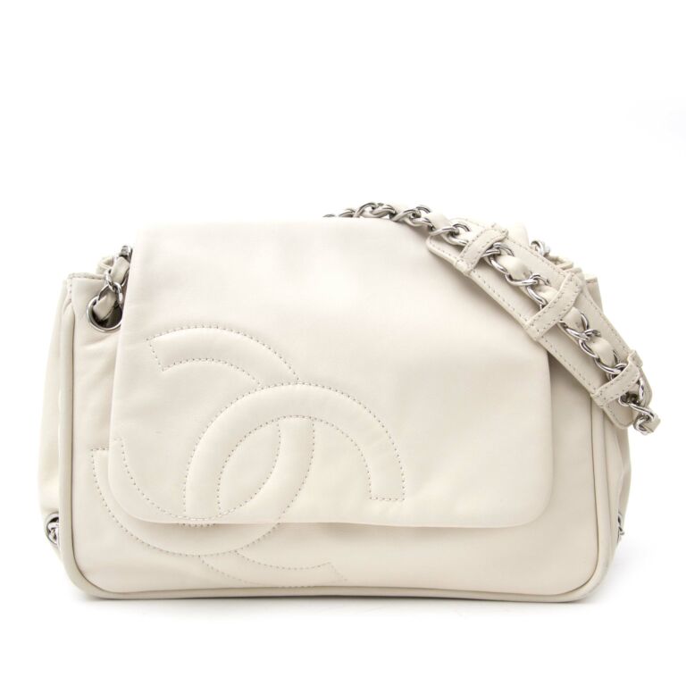 Chanel Cream White CC Accordion Flap Bag ○ Labellov ○ Buy and Sell  Authentic Luxury