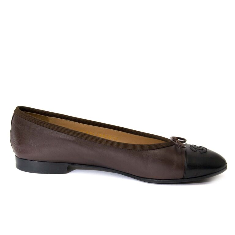 Chanel Brown & Black Leather CC Ballerina Flats - Size 38