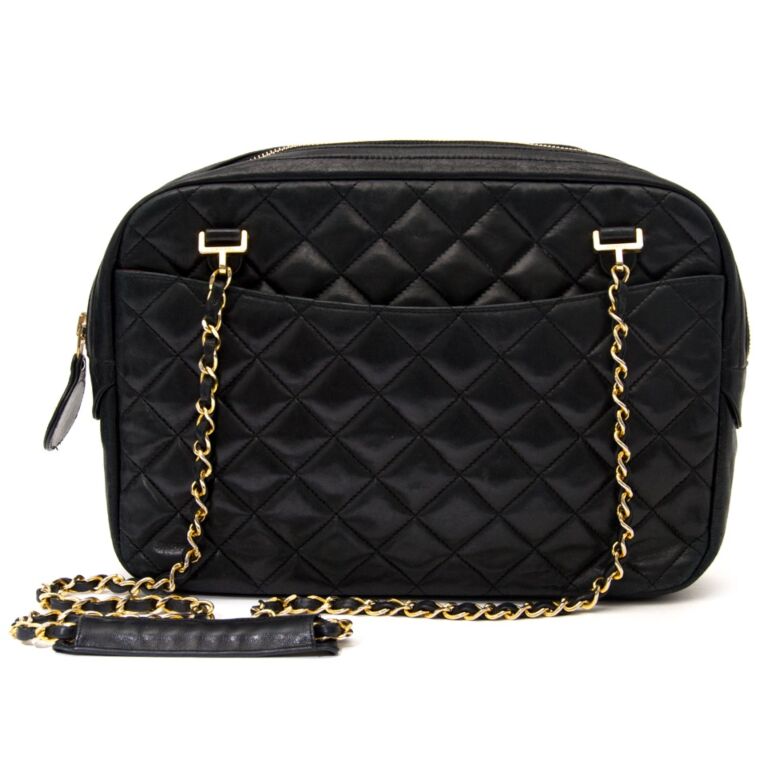 Chanel Black Quilted Chain Shoulder Bag ○ Labellov ○ Buy and