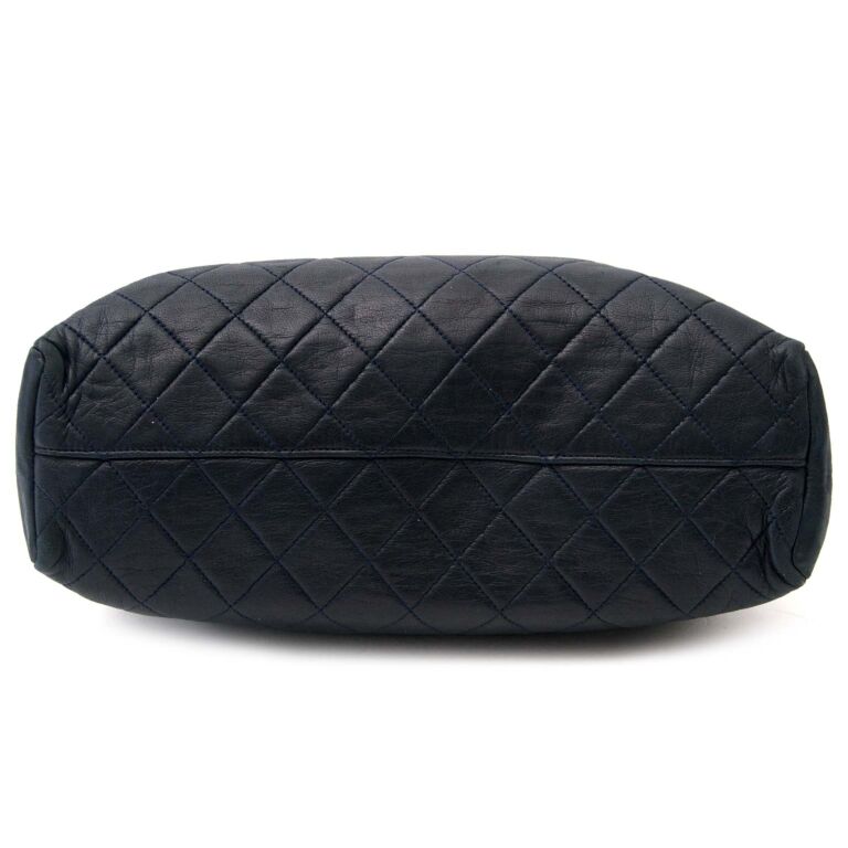 Chanel Vintage Dark Blue Lambskin Shoulder Bag ○ Labellov ○ Buy