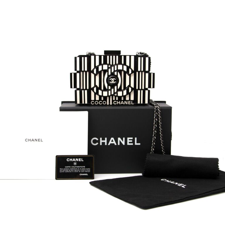 Chanel lego clutch bag plexiglass black and white ○ Labellov ○ Buy and Sell  Authentic Luxury