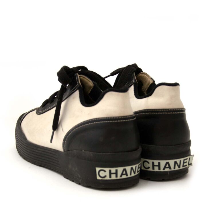 Chanel CHANEL Coco Mark Canvas Sneakers Black x White P13931 – NUIR VINTAGE