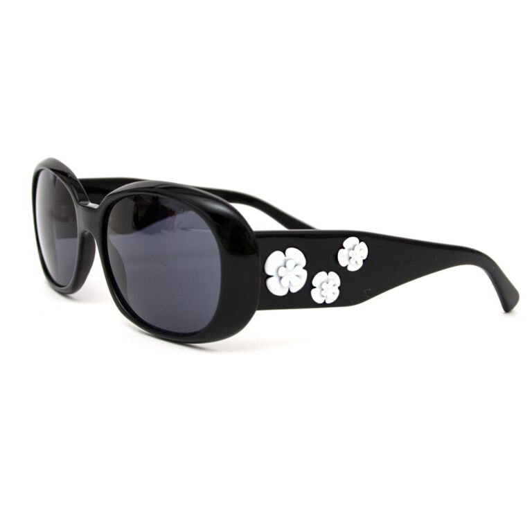 Chanel Black Sunglasses White Flowers ○ Labellov ○ Buy and Sell Authentic  Luxury
