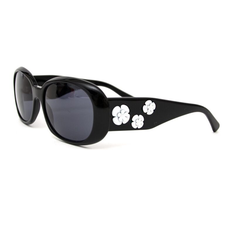 Chanel Black Sunglasses White Flowers ○ Labellov ○ Buy and Sell