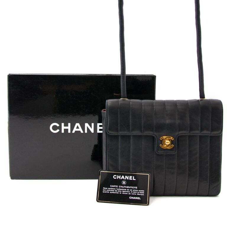 Chanel Vintage Black Shoulder bag ○ Labellov ○ Buy and Sell Authentic Luxury