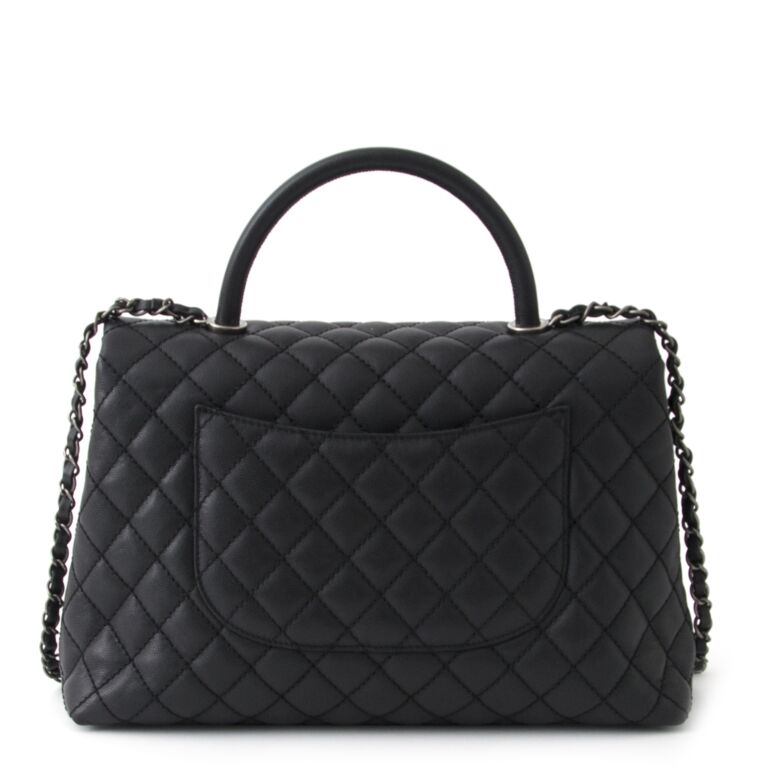 Chanel Handbags  Buy or Sell Designer bags for women - Vestiaire Collective