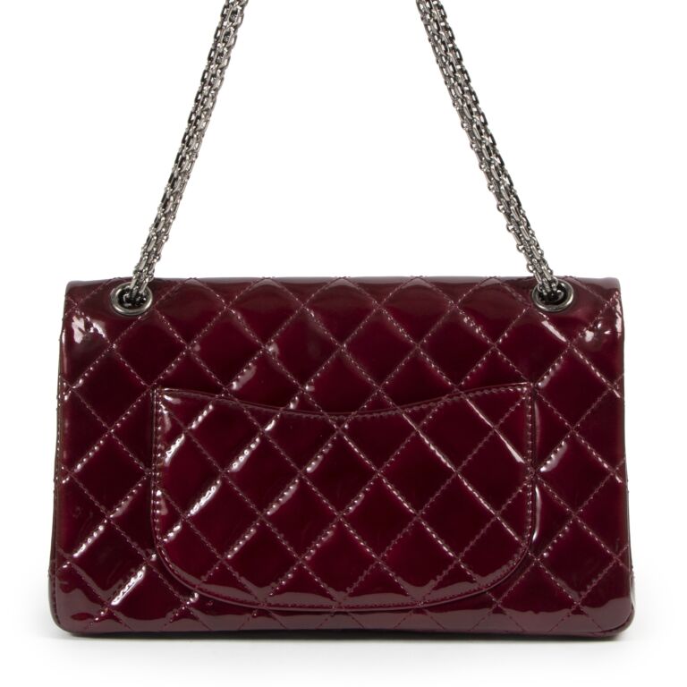 Chanel Burgundy Shoulderbag ○ Labellov ○ Buy and Sell Authentic