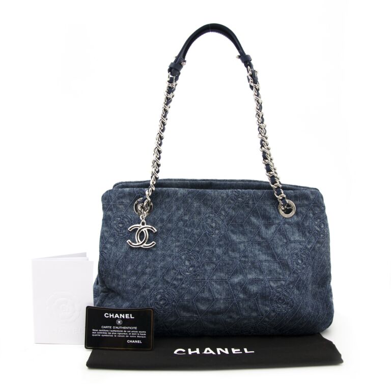 chanel 21s camellia bag with chain Luxury Bags  Wallets on Carousell
