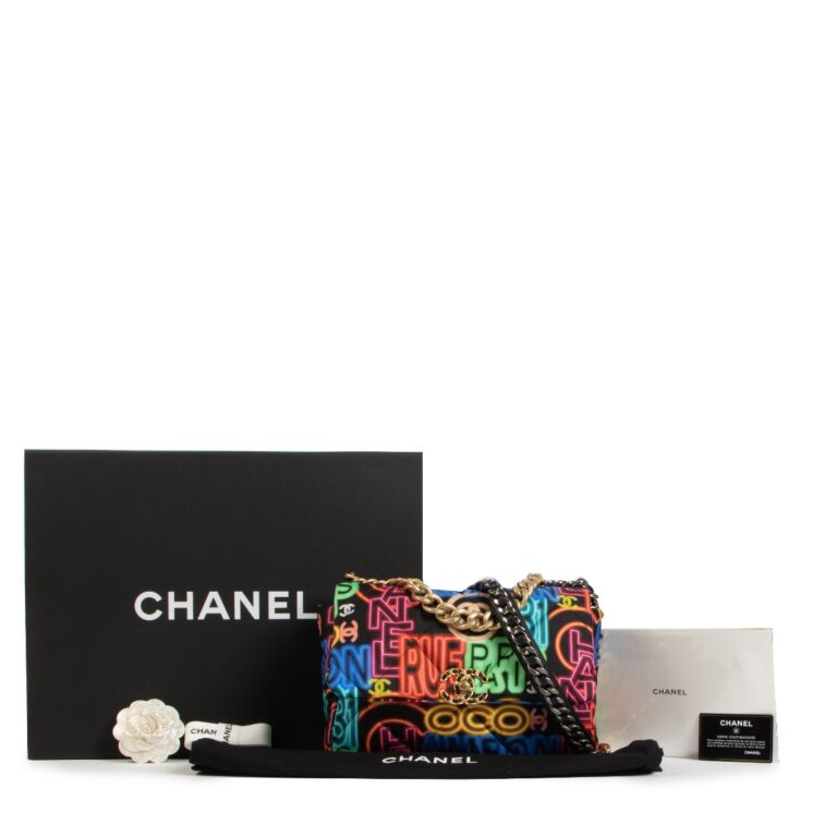 Chanel 21S 19 Large Graffiti Bag ○ Labellov ○ Buy and Sell Chanel 21S 19 Large Graffiti Bag ○ Labellov ○ Buy and Sell