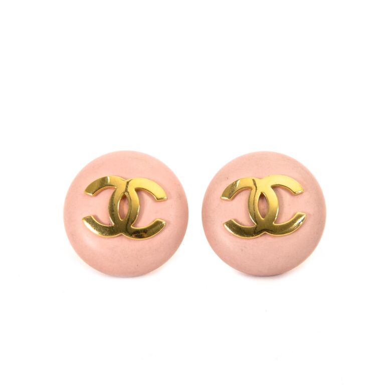 Chanel Pink Round Logo Earrings ○ Labellov ○ Buy and Sell Authentic Luxury