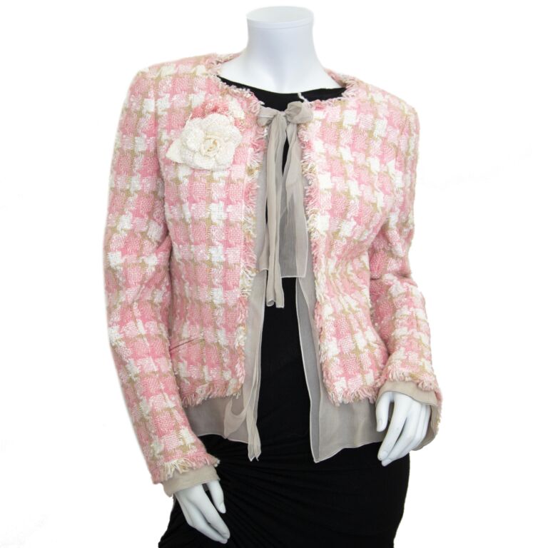 Chanel Pink Blazer  Pink tweed jacket, Chanel tweed jacket, Tweed jacket