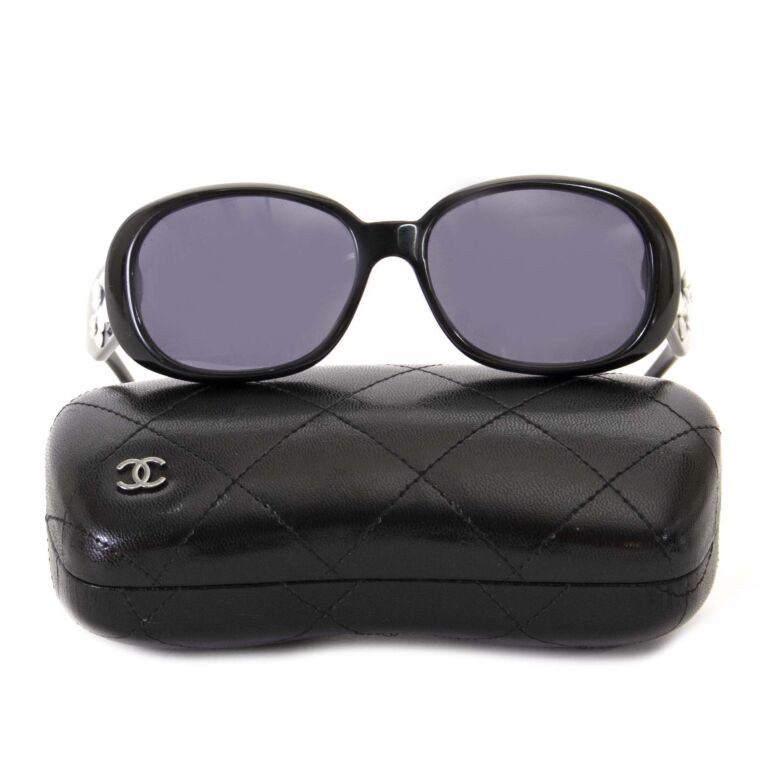 Chanel Black Frame Camellia Flower Sunglasses ○ Labellov ○ Buy